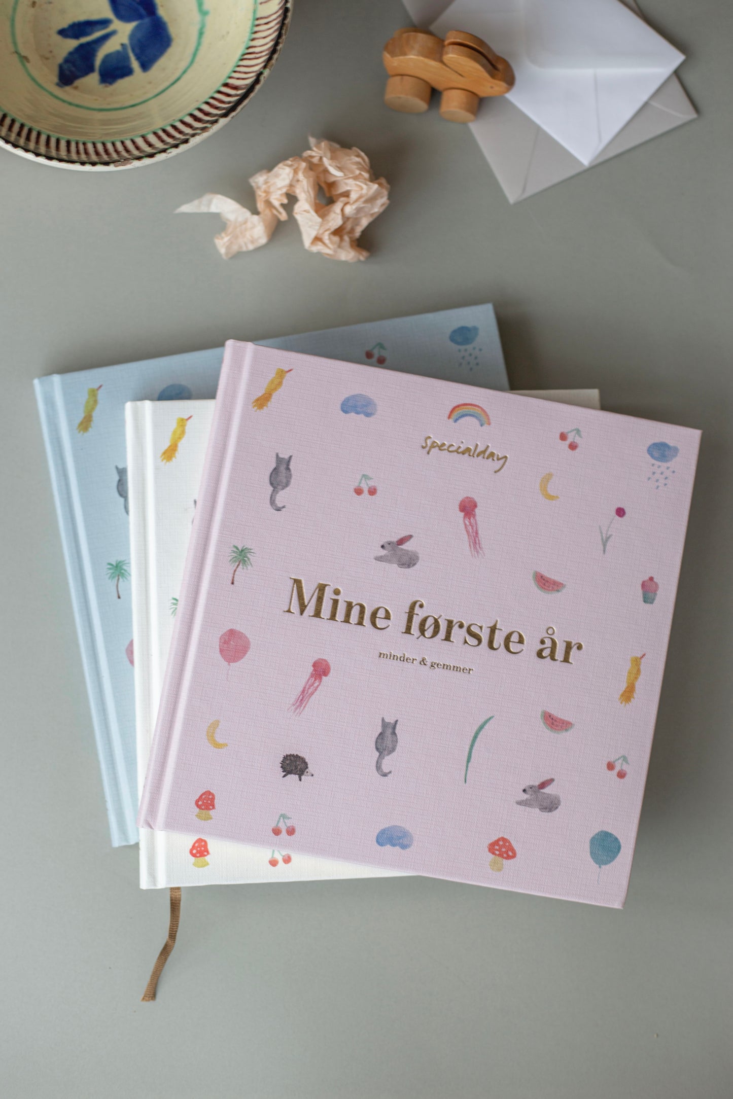 barnets bog - mine første år - rosa bog